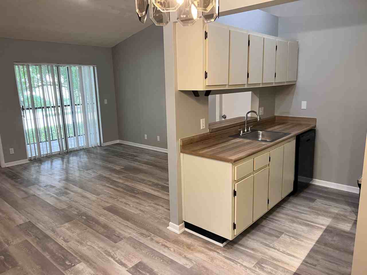 6392 Chasewood Dr Apt G - Photo 2 of 14