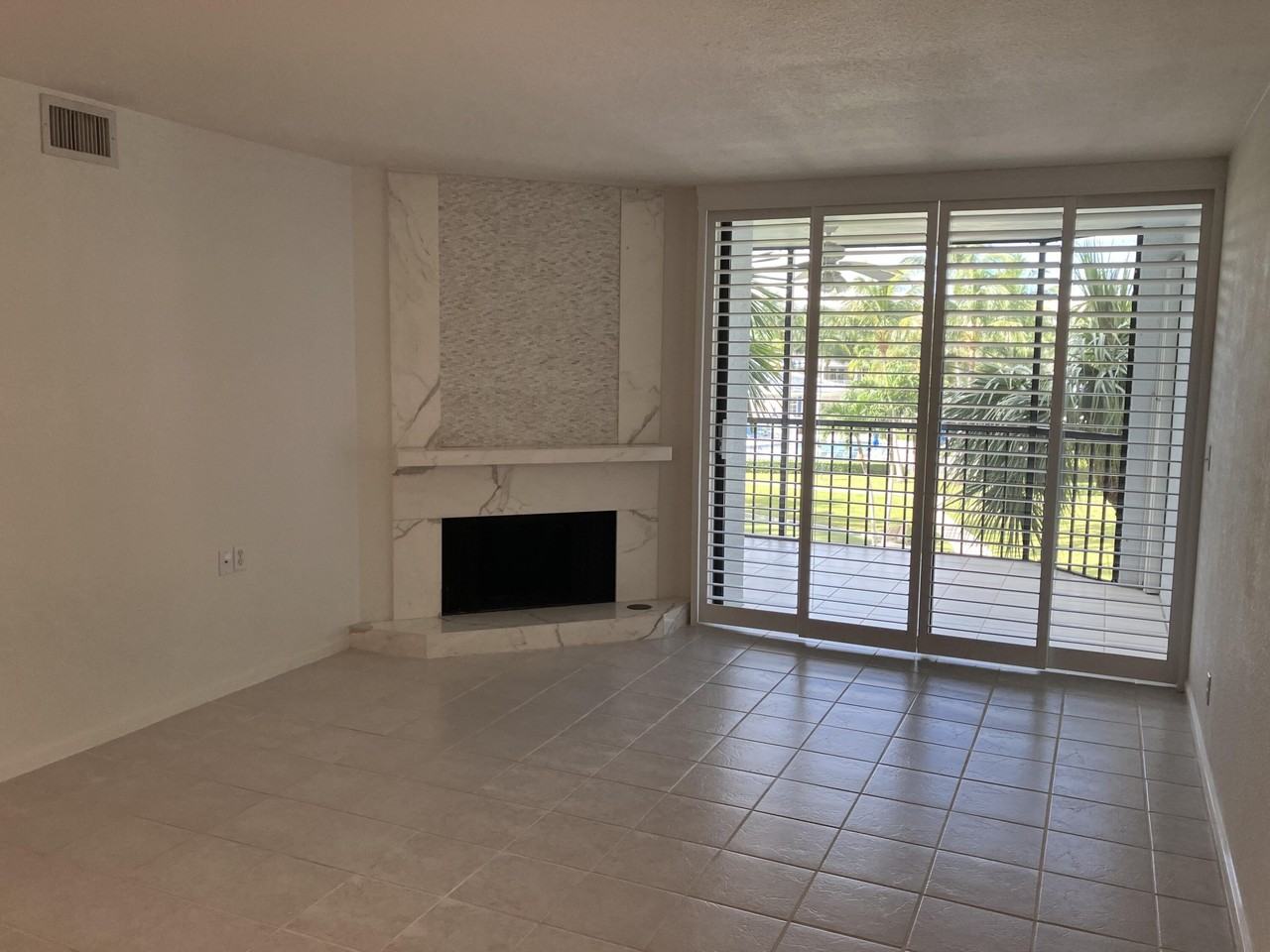 133 Bay Colony Dr N - Photo 7 of 21