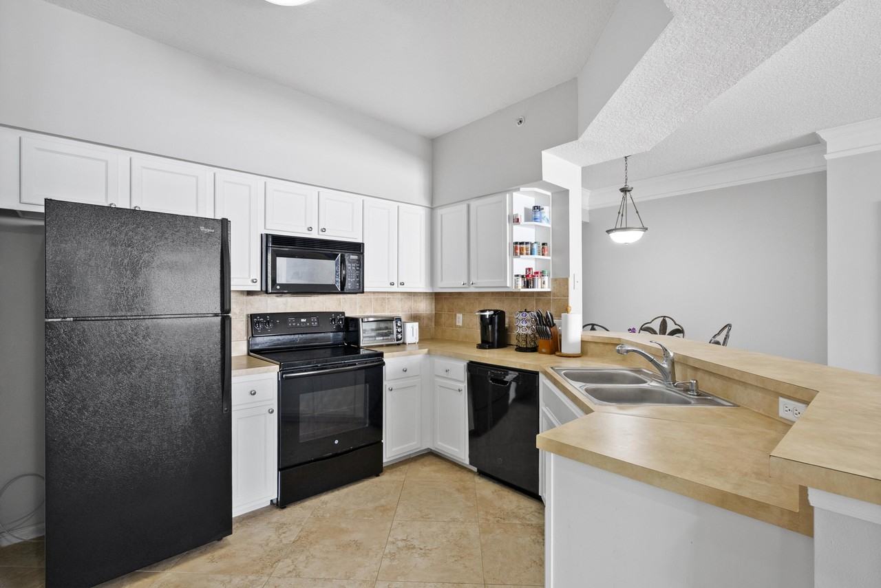 3303 Myrtlewood Cir E - Photo 5 of 24