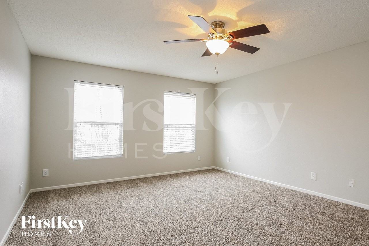 12127 Maize Dr - Photo 4 of 15