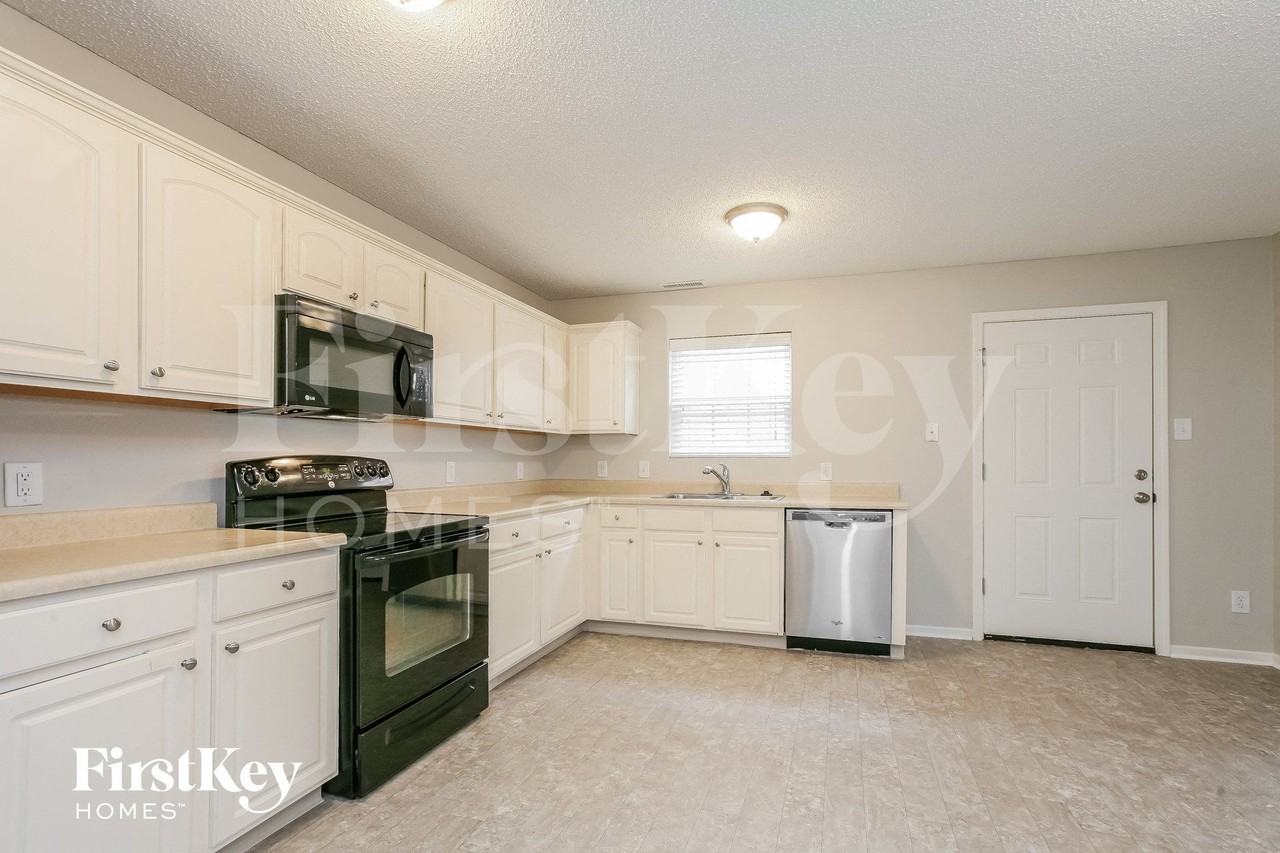 12127 Maize Dr - Photo 6 of 15