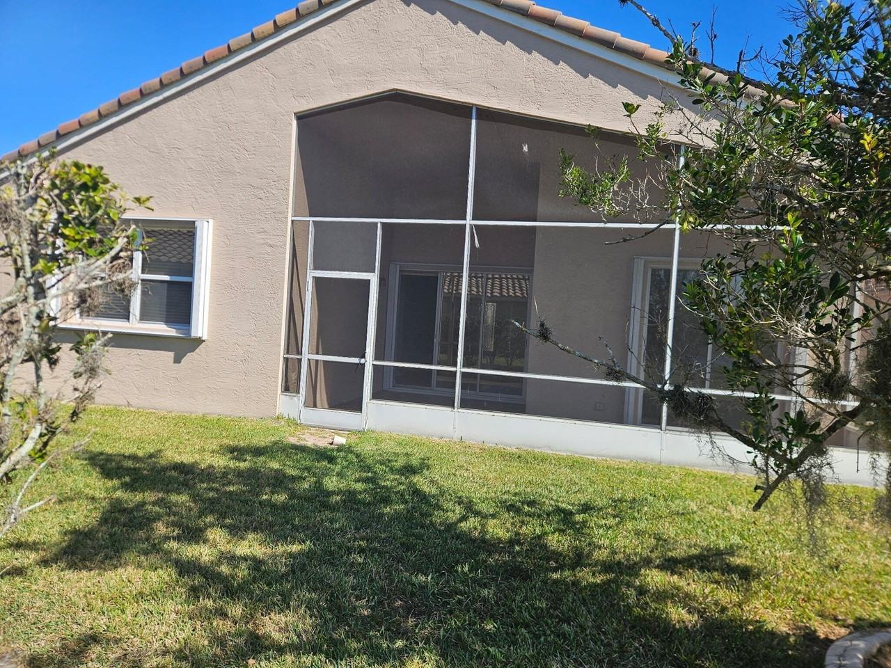 406 Nw Springview Loop - Photo 3 of 23