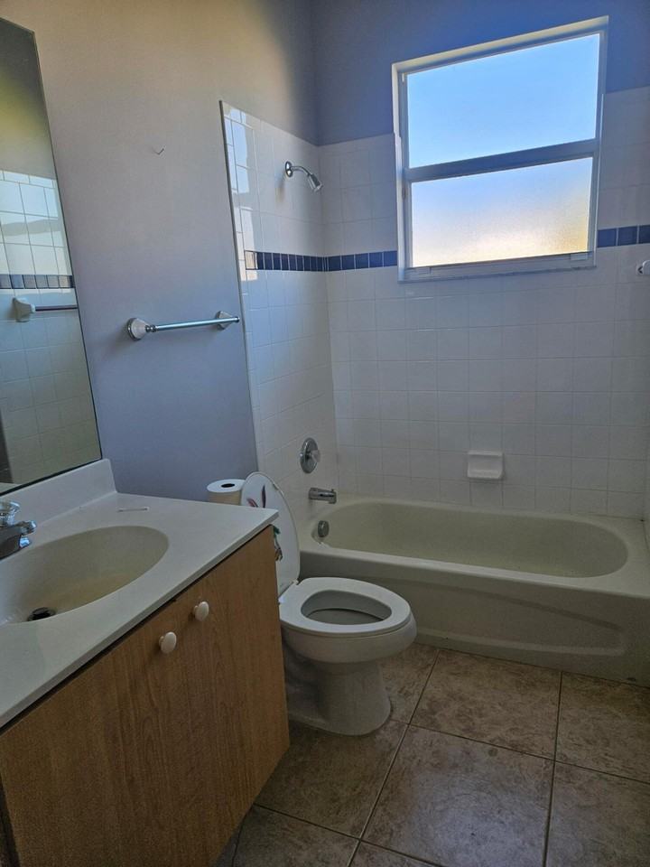 406 Nw Springview Loop - Photo 7 of 23