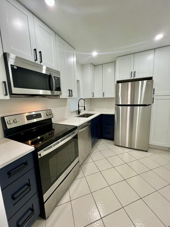 4657 Fountains Dr S Apt 107 - Photo 4 of 18