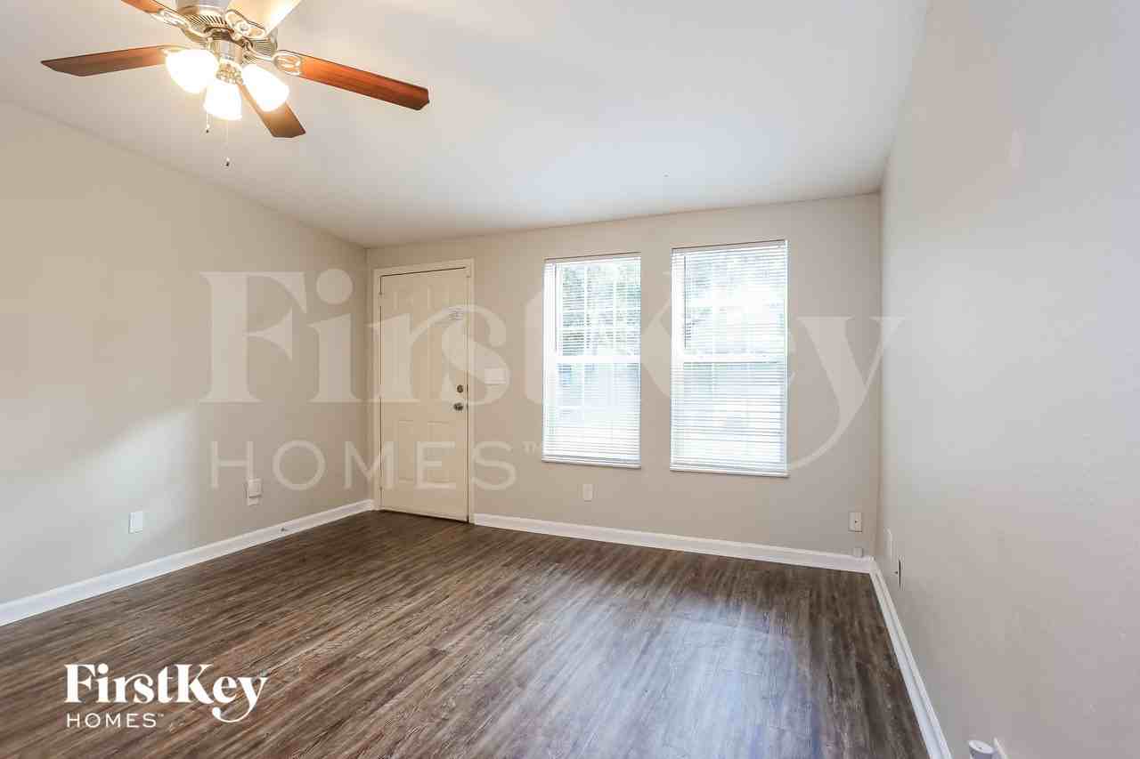 805 35th Ave S - Photo 3 of 15