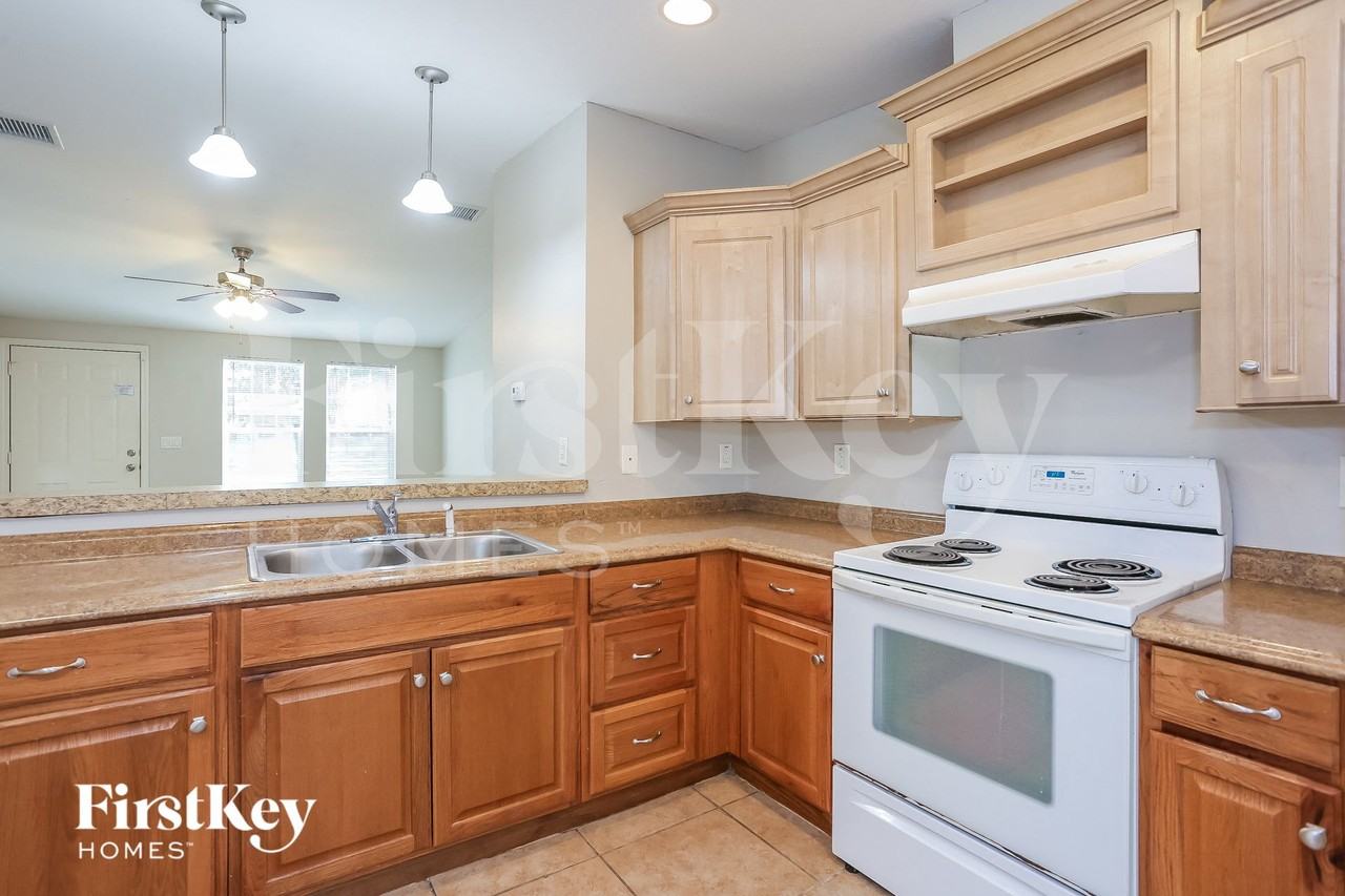 805 35th Ave S - Photo 5 of 15