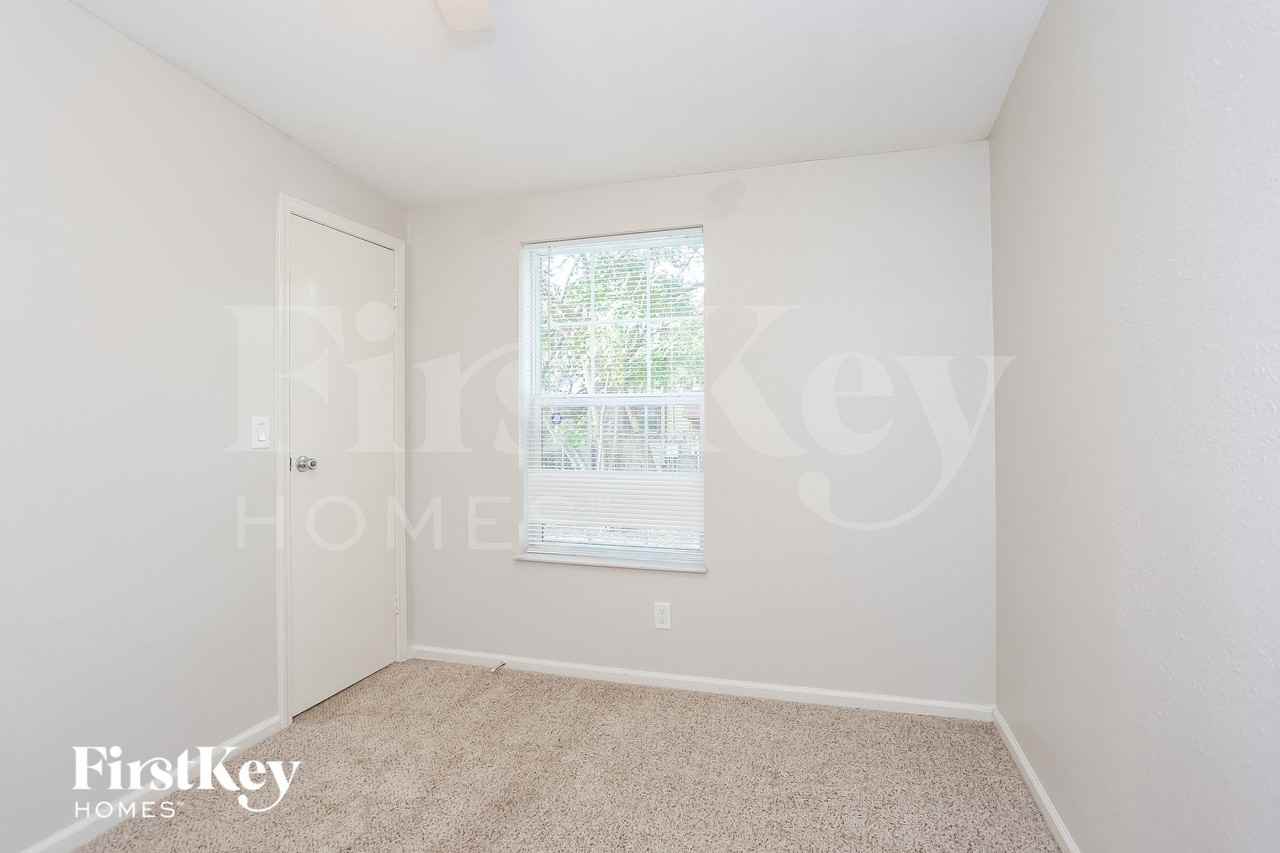 805 35th Ave S - Photo 6 of 15