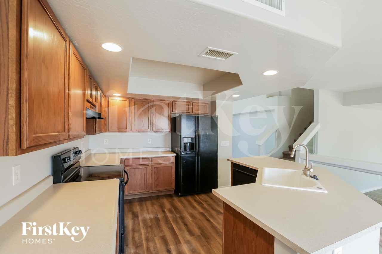 7963 W Marlette Ave - Photo 6 of 16