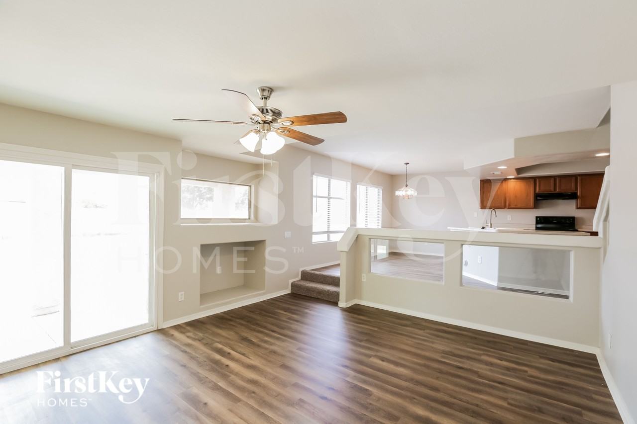 7963 W Marlette Ave - Photo 7 of 16