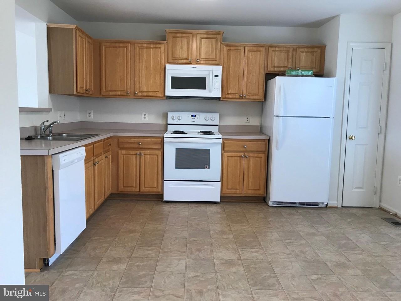 411 Independence Dr - Photo 3 of 11