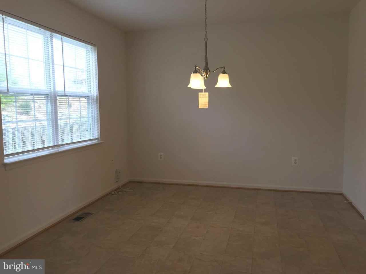 411 Independence Dr - Photo 4 of 11