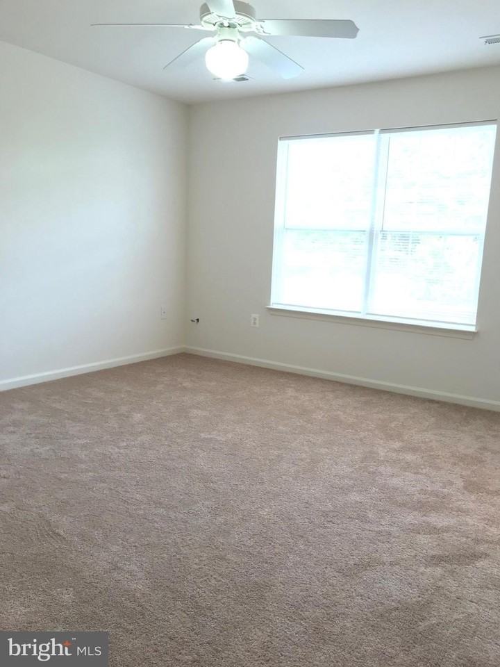 411 Independence Dr - Photo 5 of 11