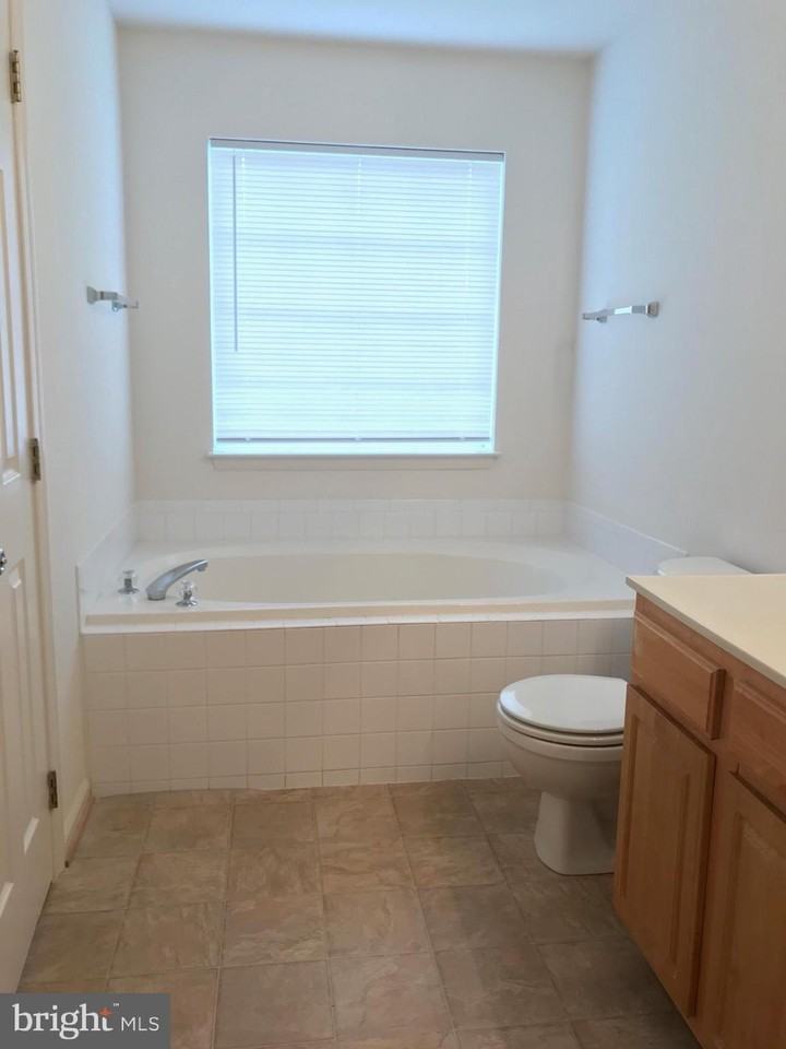 411 Independence Dr - Photo 6 of 11