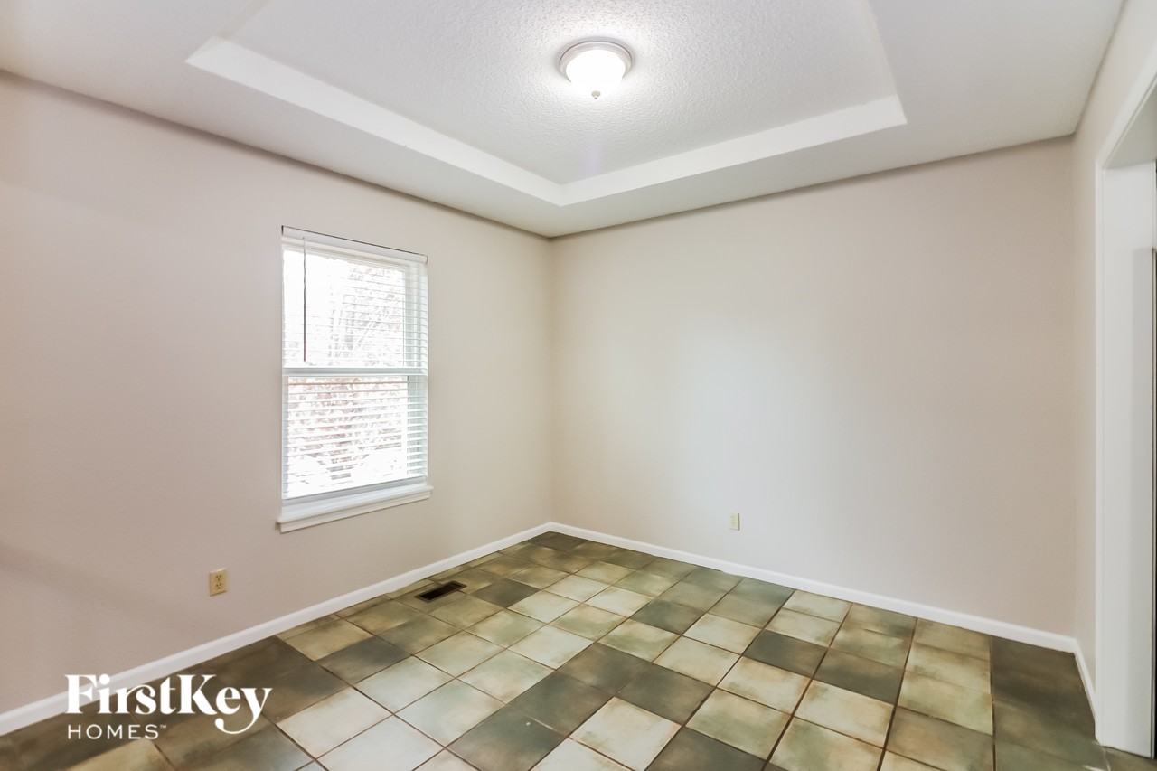 616 Park Ave - Photo 4 of 15