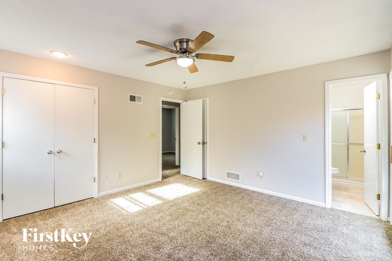 616 Park Ave - Photo 7 of 15