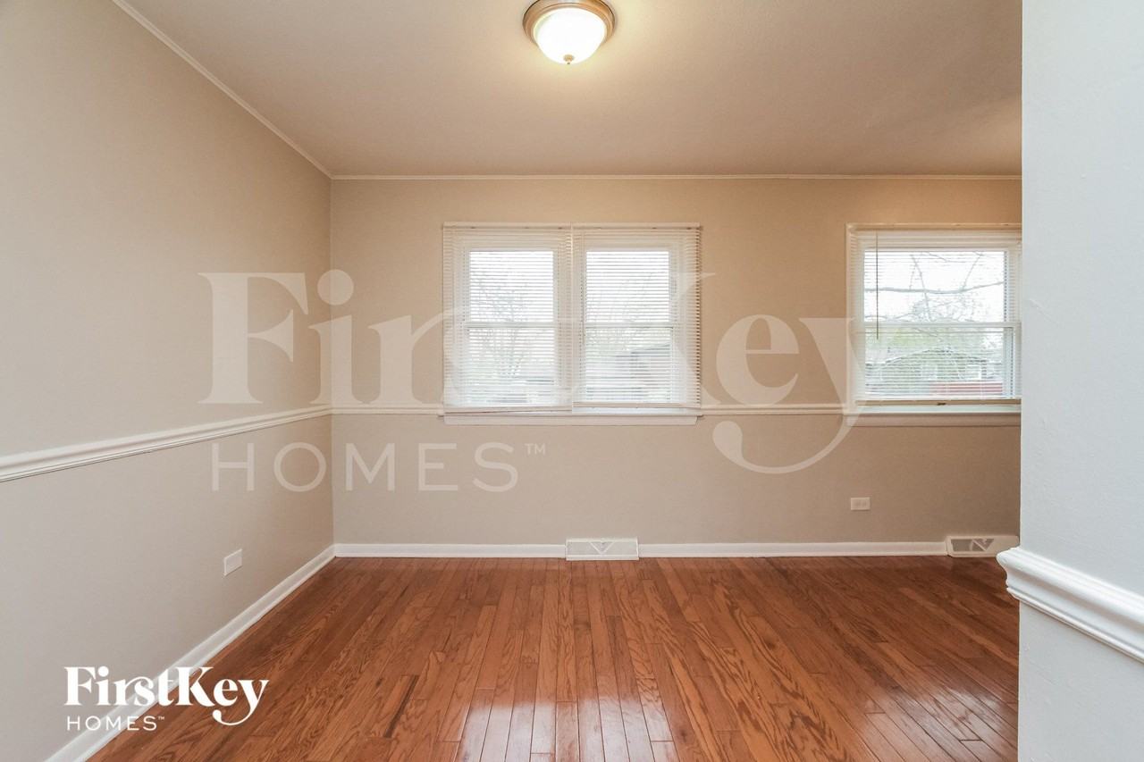 4924 Imperial Dr - Photo 5 of 15