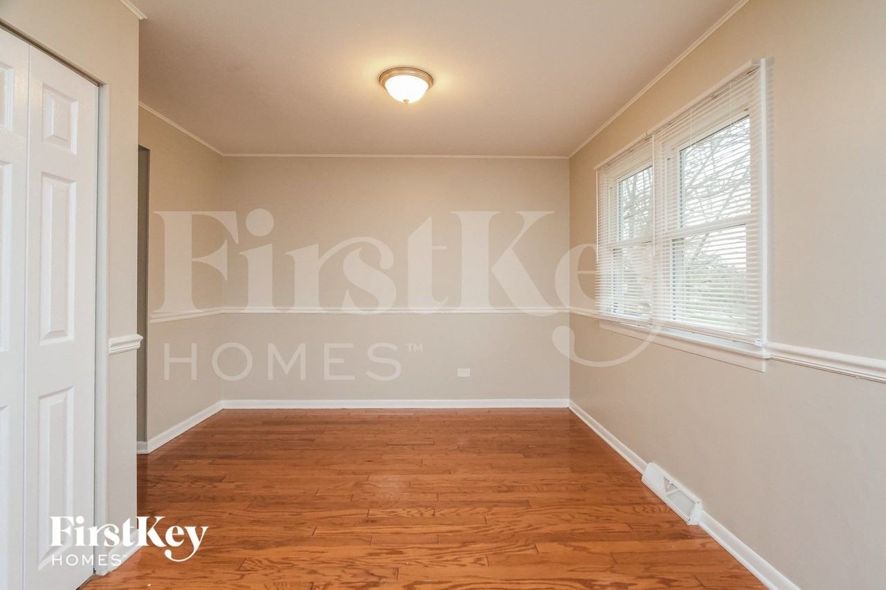 4924 Imperial Dr - Photo 6 of 15