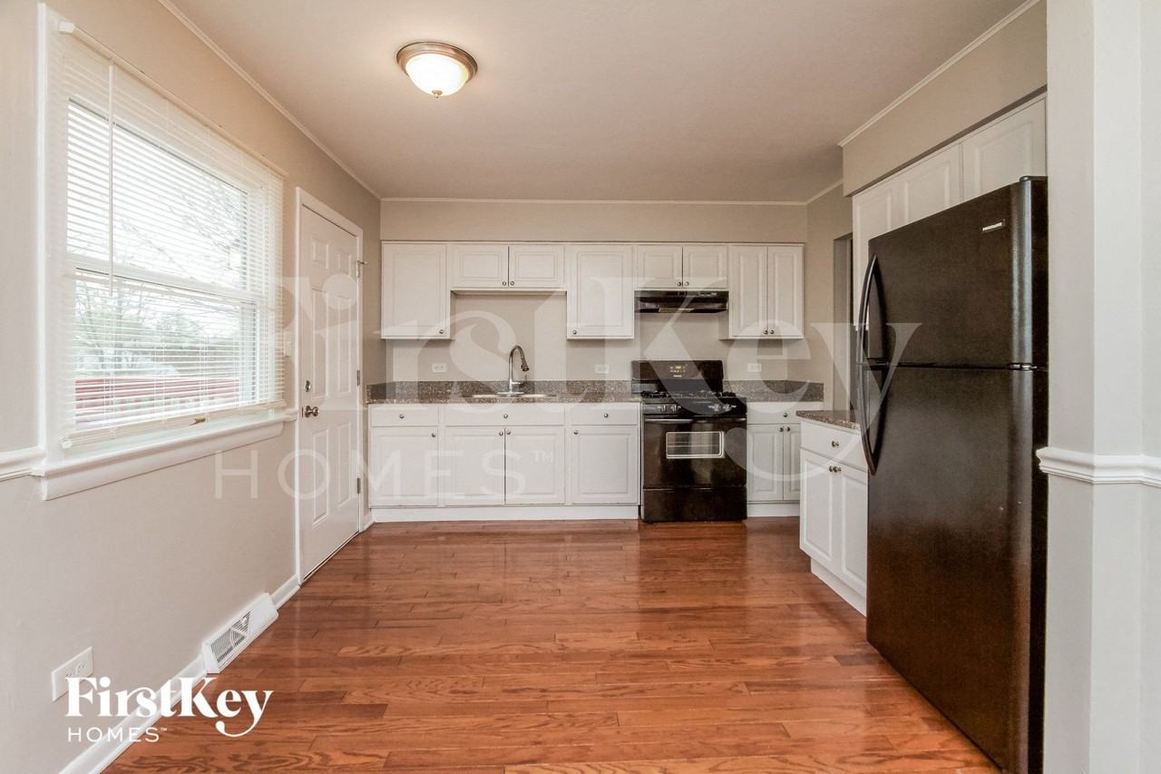 4924 Imperial Dr - Photo 7 of 15