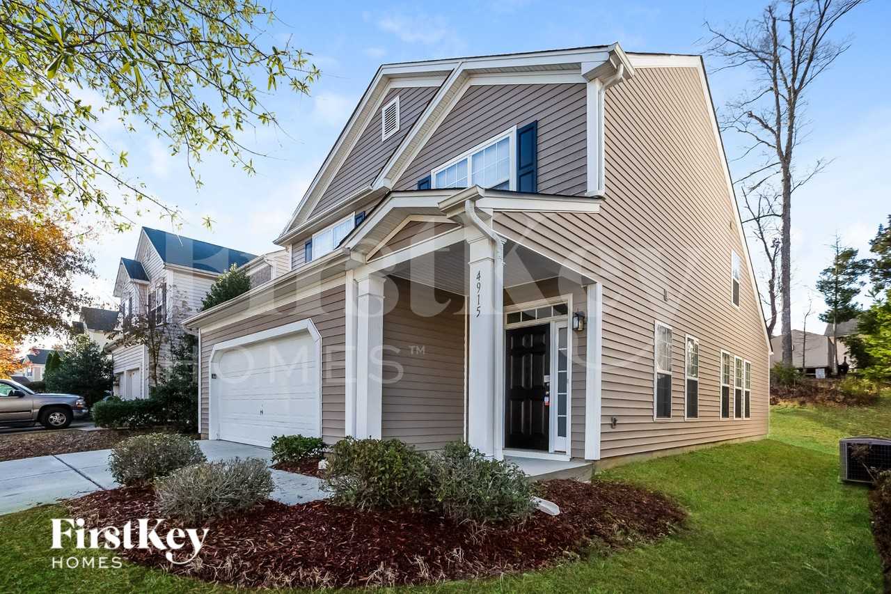 4915 Abercromby St - Photo 4 of 16