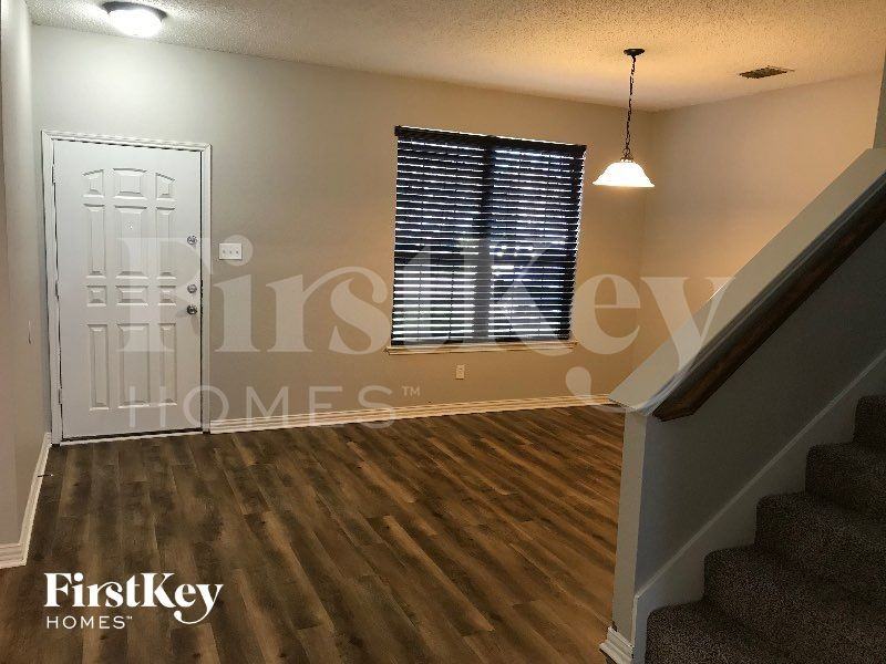 4817 Palm Ridge Dr - Photo 2 of 10