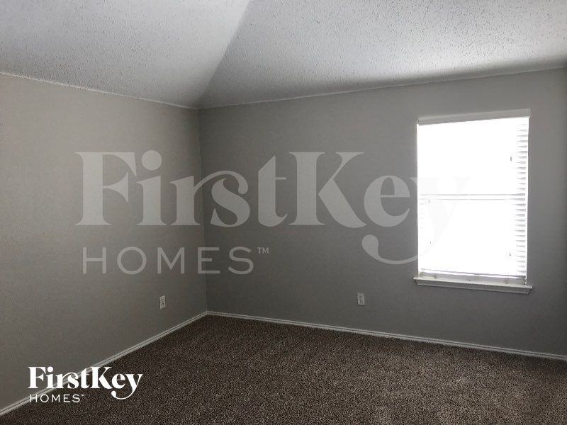 4817 Palm Ridge Dr - Photo 6 of 10