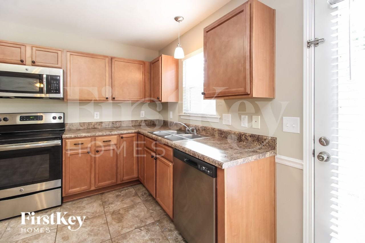 4640 Midstream Crossing Dr - Photo 5 of 16