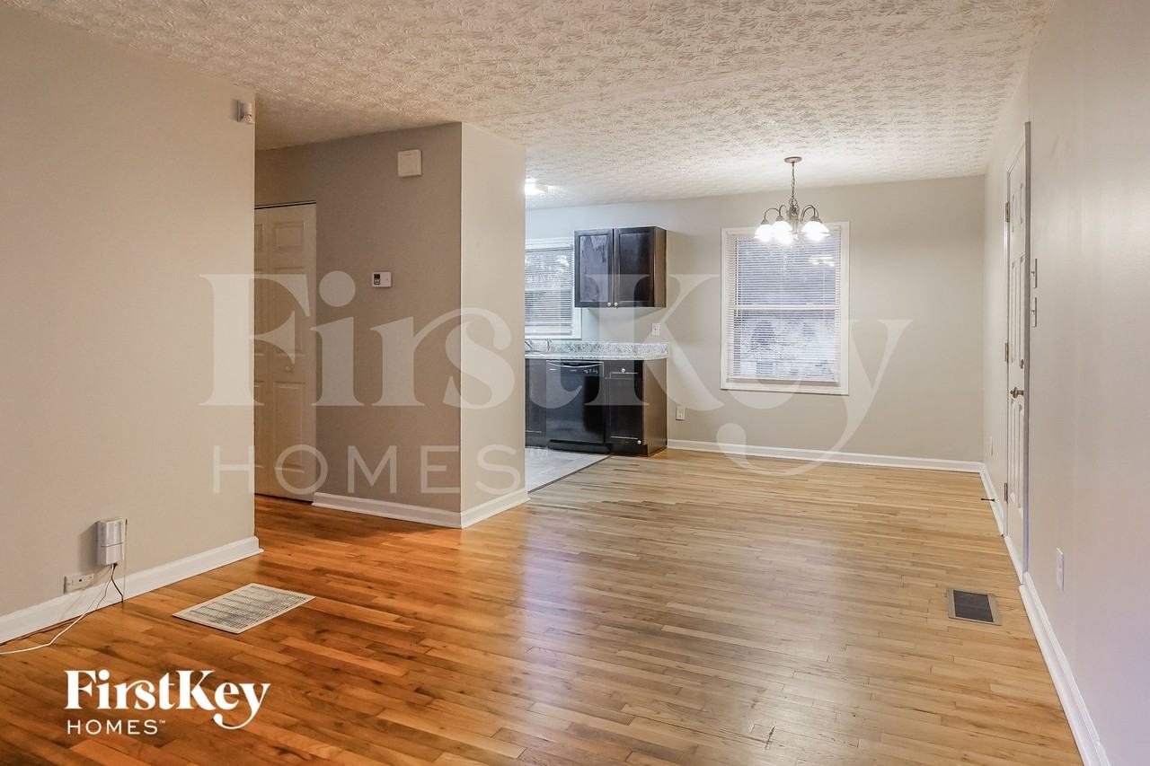 443 Fairlock Ln Nw - Photo 4 of 14