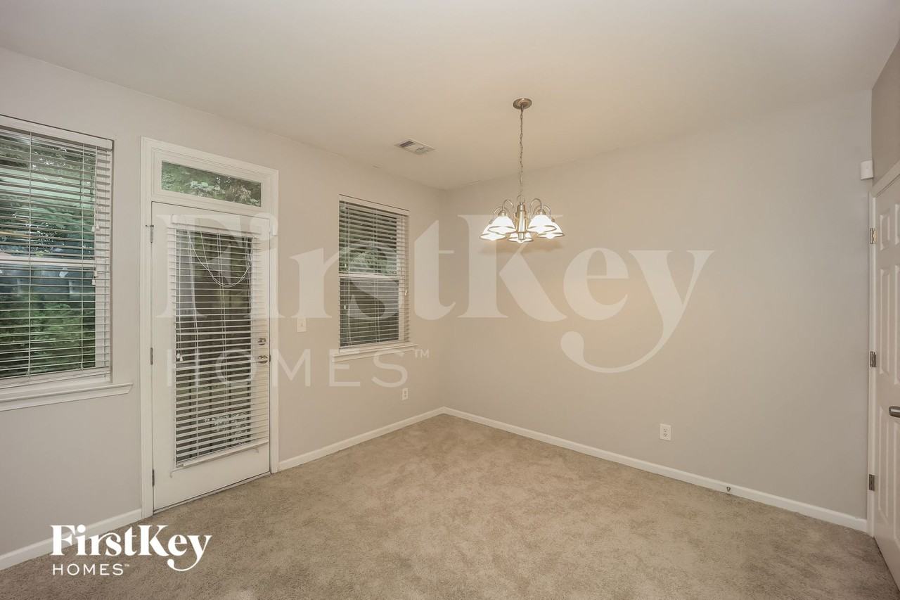 3383 Estes Dr - Photo 4 of 15