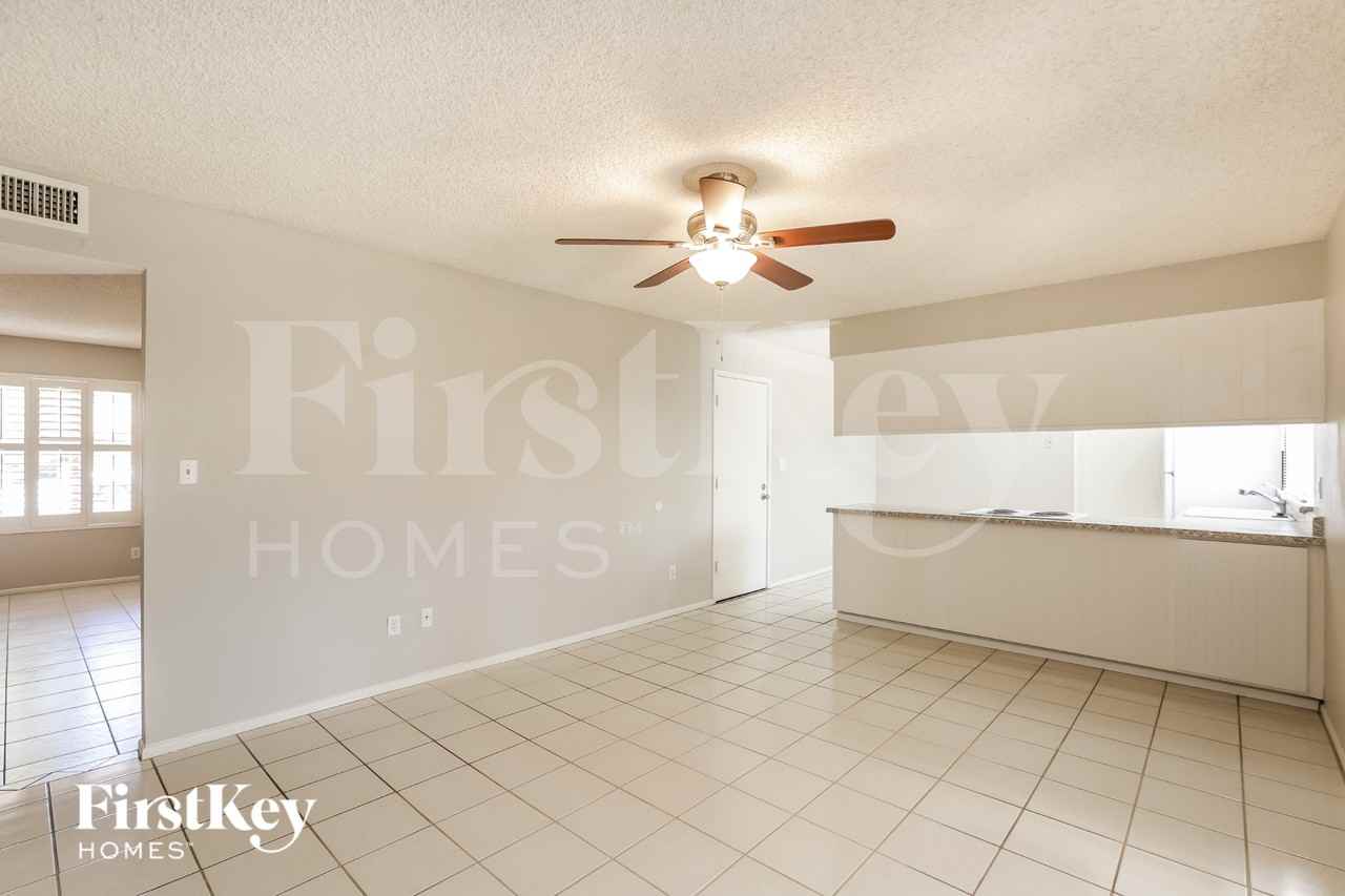 2922 E Sierra St - Photo 6 of 16