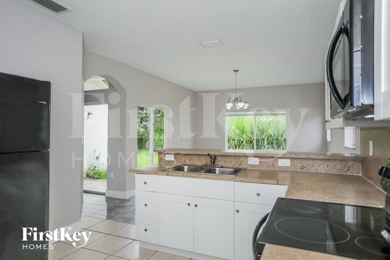 28168 Sw 134th Ct - Photo 6 of 15