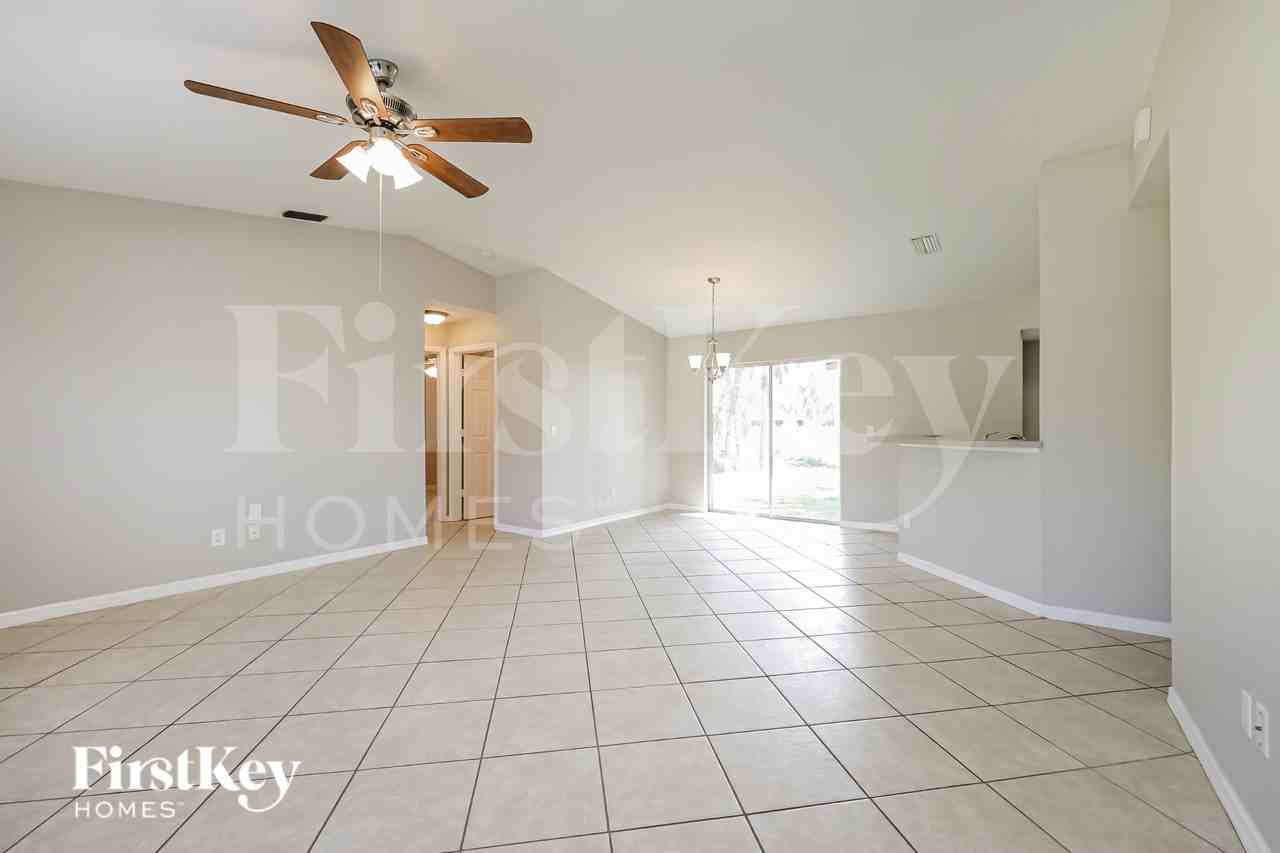 2565 Vogler Ln - Photo 3 of 16