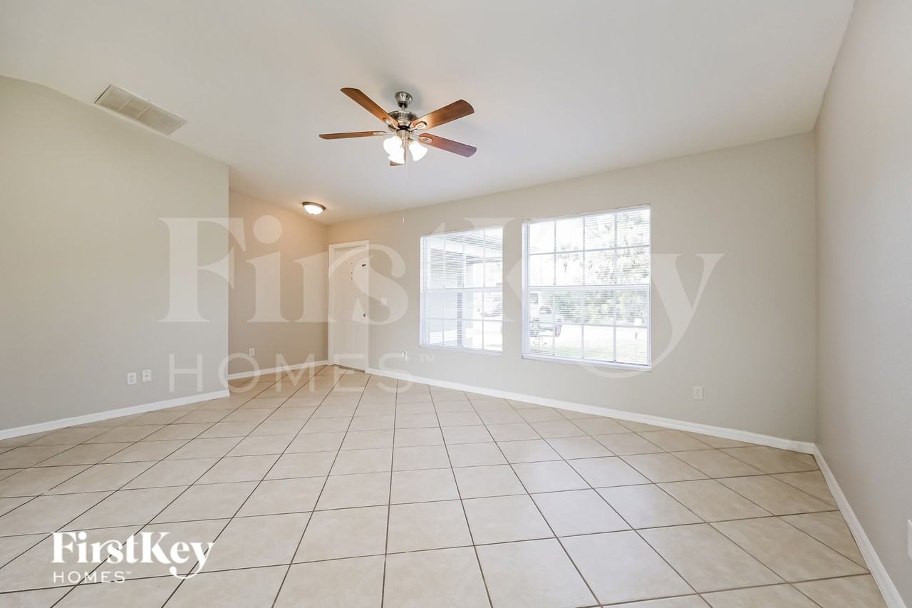 2565 Vogler Ln - Photo 4 of 16