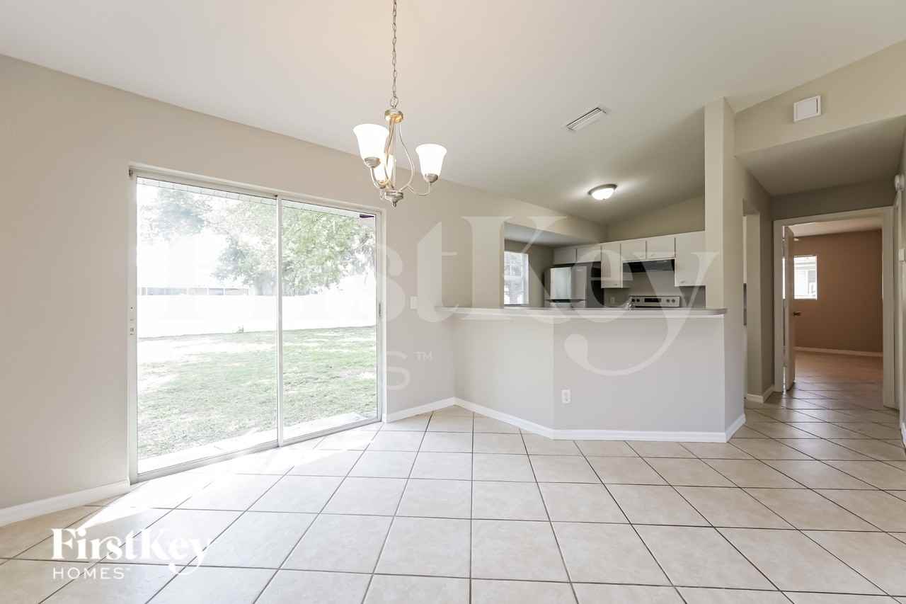 2565 Vogler Ln - Photo 5 of 16