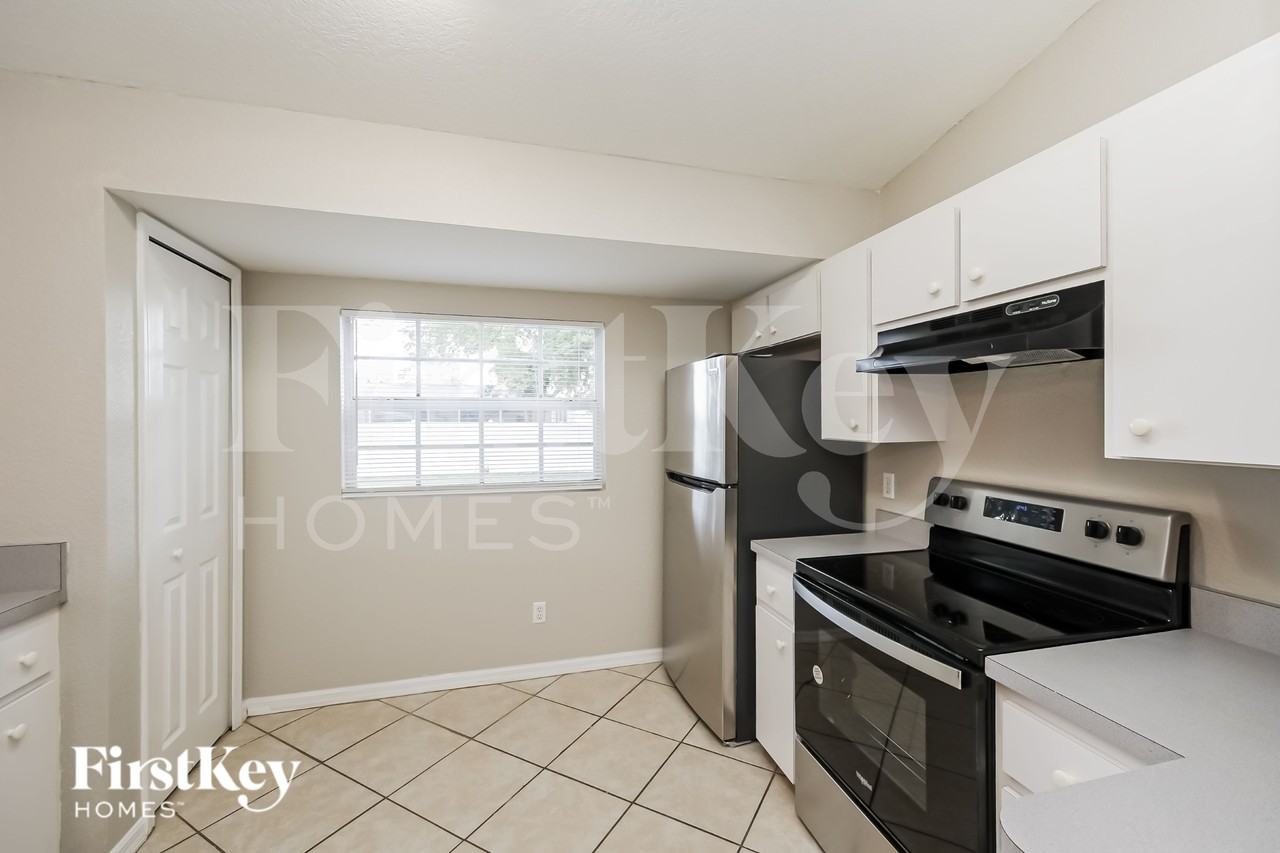 2565 Vogler Ln - Photo 6 of 16