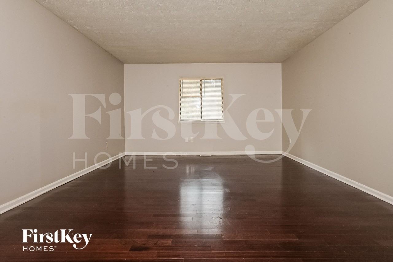 2211 Cherokee Valley Cir - Photo 3 of 15