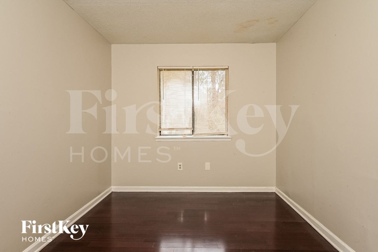 2211 Cherokee Valley Cir - Photo 4 of 15