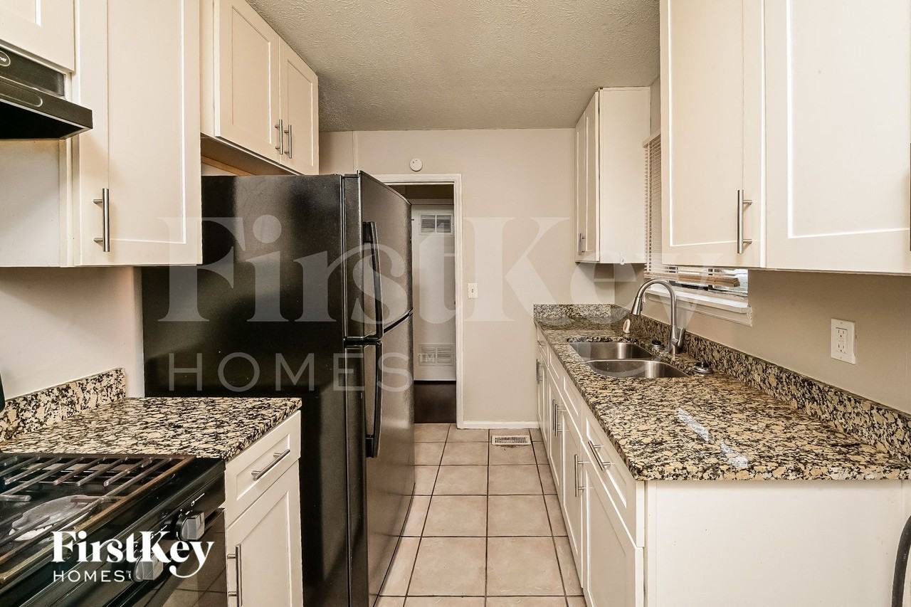 2211 Cherokee Valley Cir - Photo 6 of 15