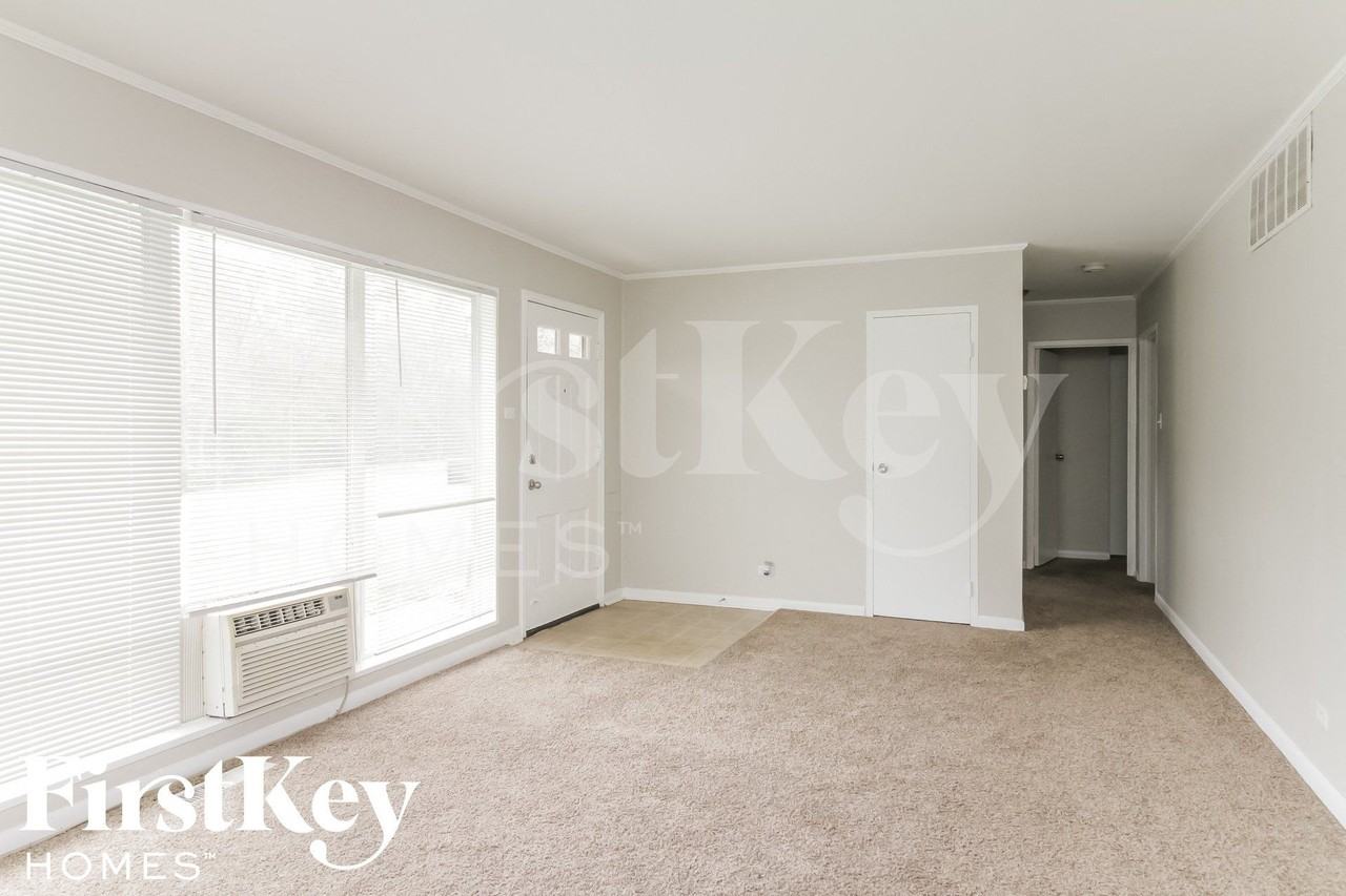 194 Monee Rd - Photo 2 of 14