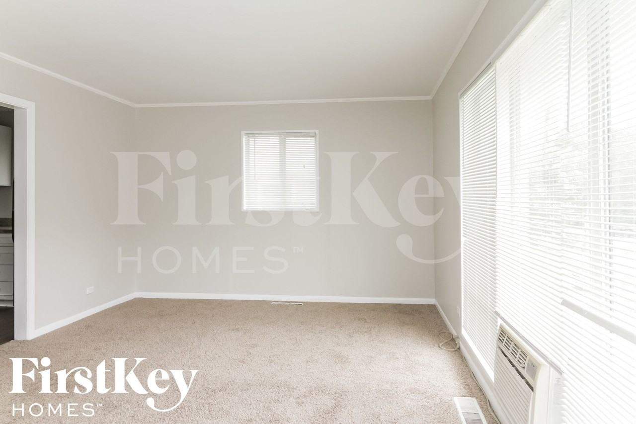 194 Monee Rd - Photo 3 of 14