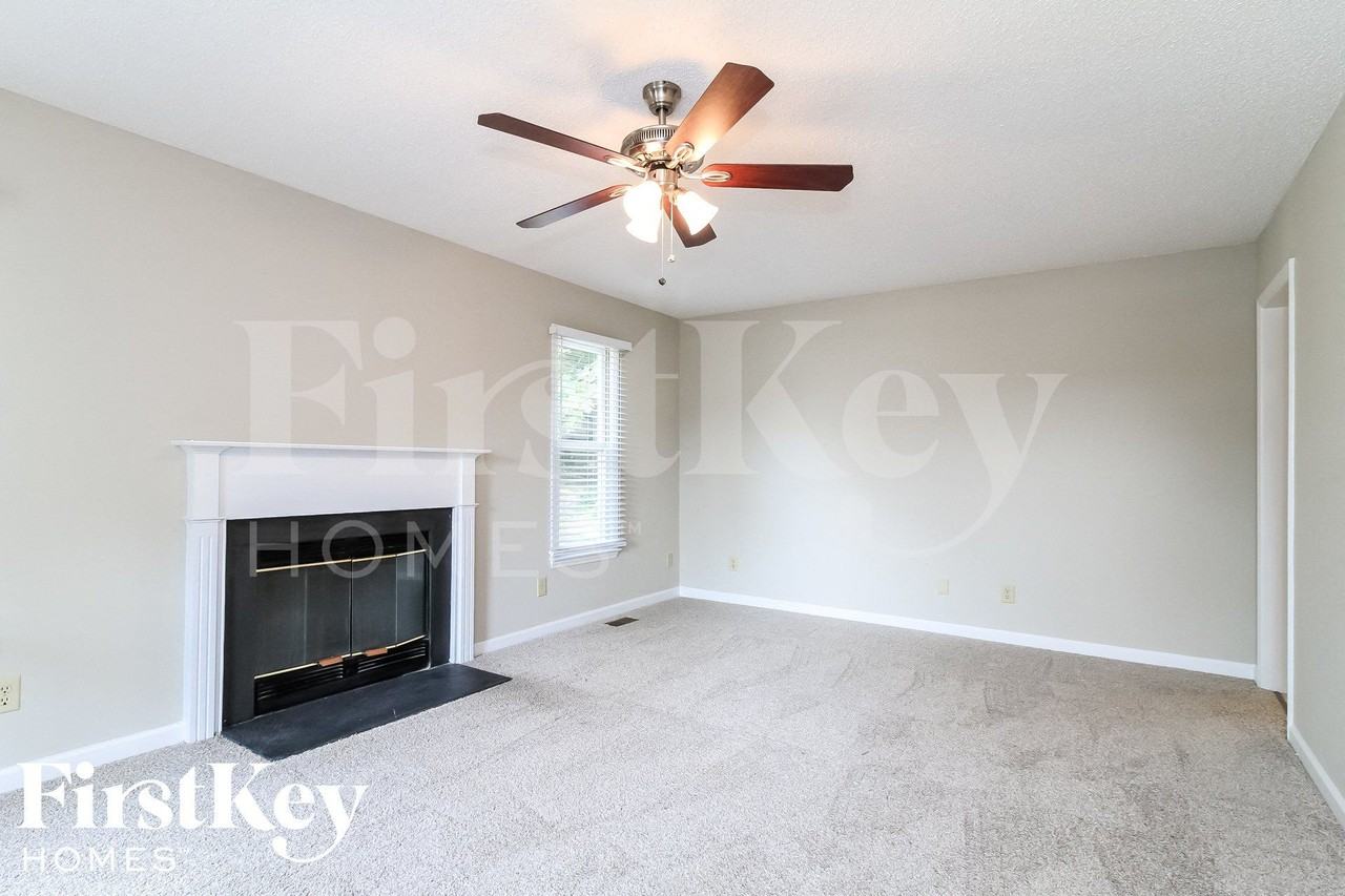 18 Planters Wood Trl - Photo 4 of 15