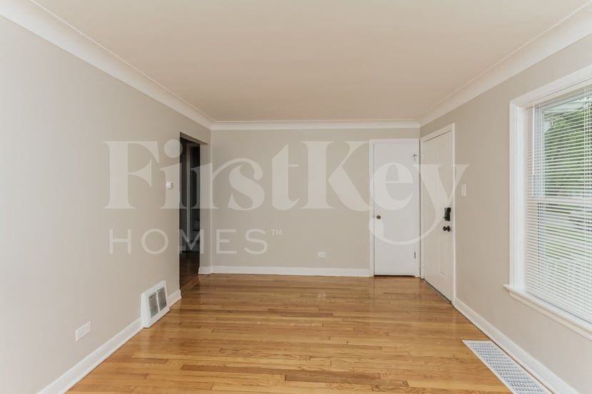 14840 Grant St - Photo 4 of 15