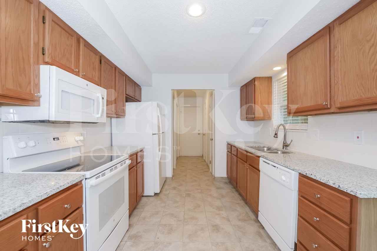 14128 S Summertree Ln - Photo 6 of 16