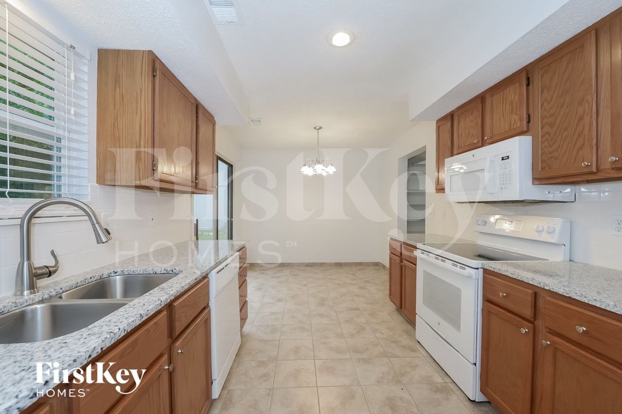 14128 S Summertree Ln - Photo 7 of 16