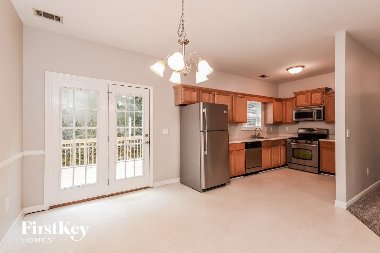 135 Lexington Parke Dr - Photo 5 of 15