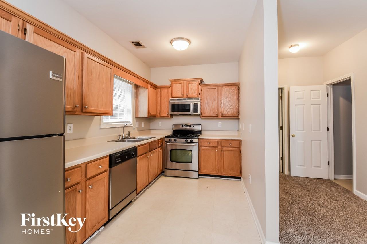 135 Lexington Parke Dr - Photo 6 of 15