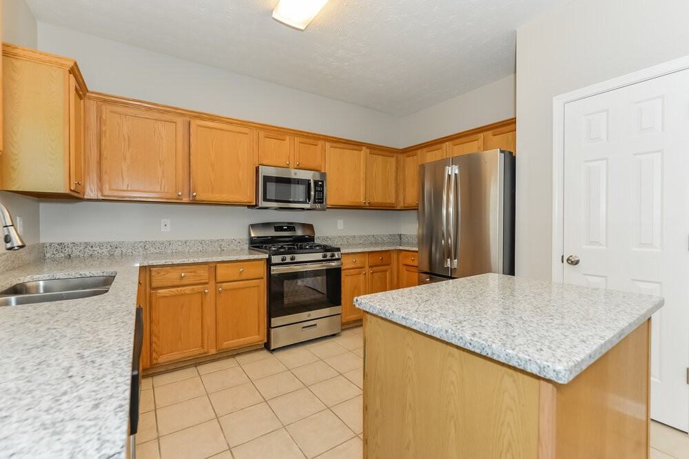 416 Heathcliff Ct - Photo 7 of 17