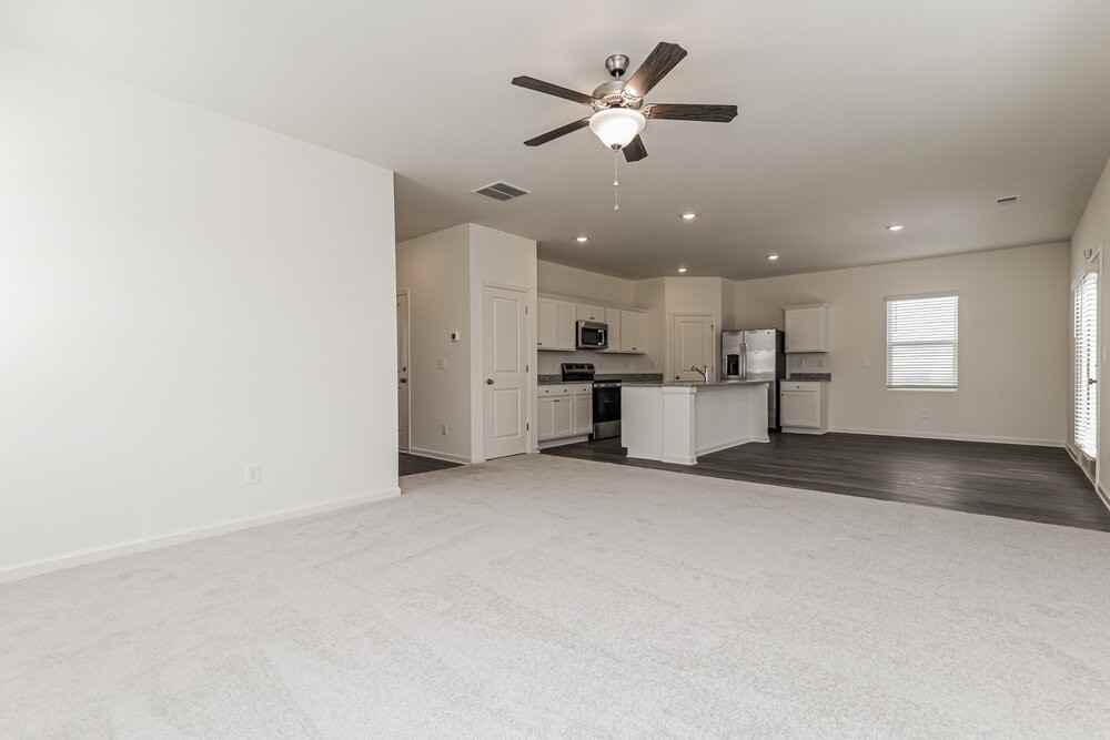 7008 Rochford Dr - Photo 5 of 17