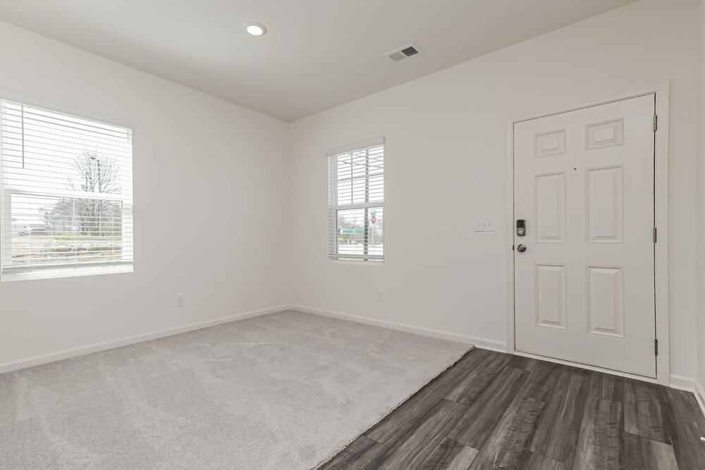 7008 Rochford Dr - Photo 6 of 17