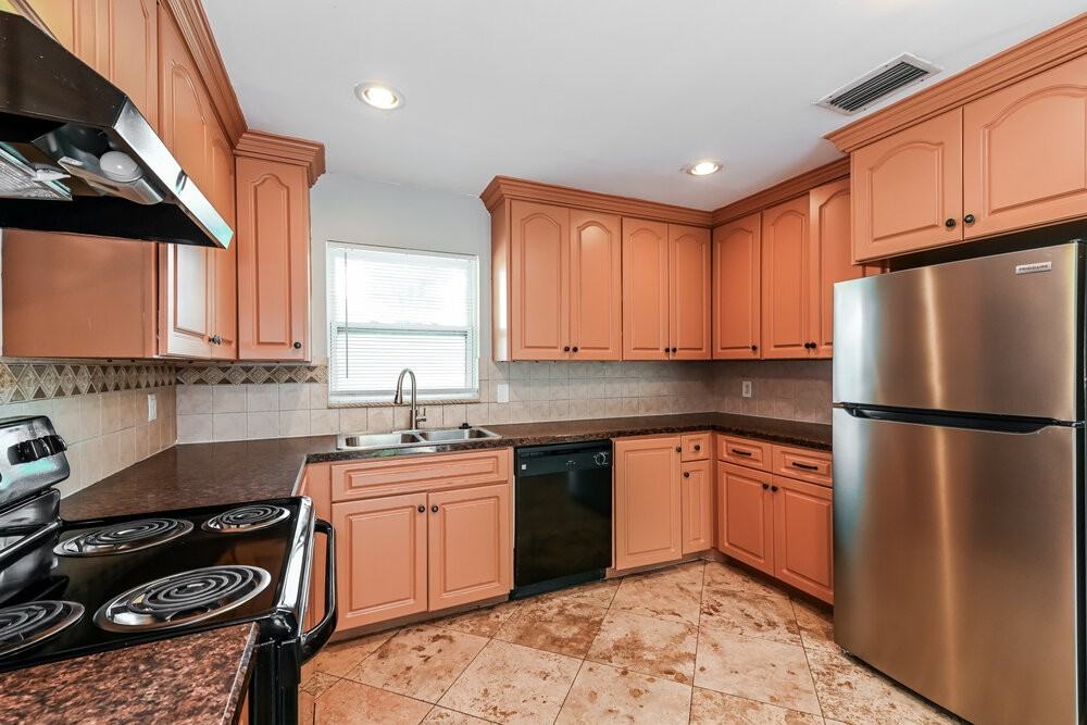 5595 Sunrise Dr - Photo 6 of 16