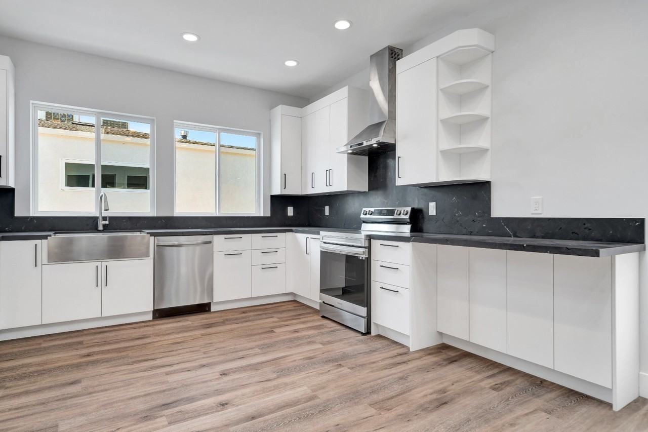 11615 Burbank Blvd #2 - Photo 4 of 13